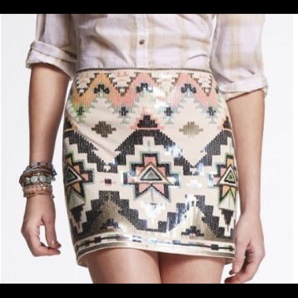 Express Sequin Miniskirt - Picture 3 of 9